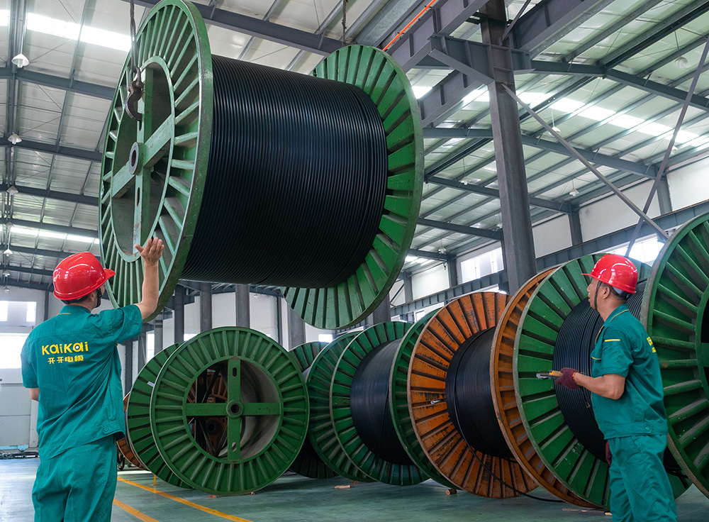 KaiKai Cable factory — cable reels in production